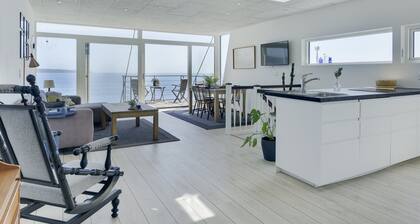 "Herewardus" - 10m to the fjord by Interhome