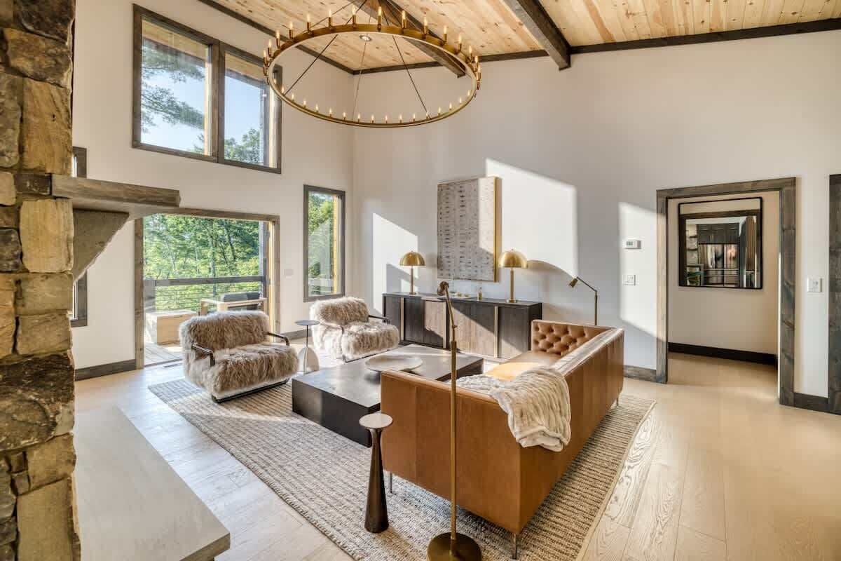 TV, fireplace, offices