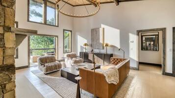 TV, fireplace, offices