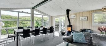 "Jess" - from the sea by Interhome