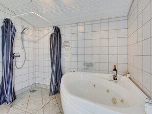 Bathroom - "Jess" -  from the sea by Interhome (Ringkøbing)