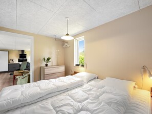 2 bedrooms, internet