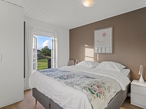 3 bedrooms, Internet
