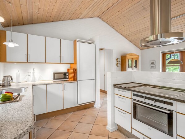 Køleskab, mikrobølgeovn, ovn, opvaskemaskine