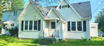 Crown Point 1 Bedroom Stylish Apartment close to the Square/Downtown