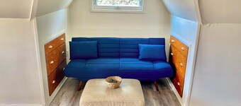 Crown Point 1 Bedroom Stylish Apartment close to the Square/Downtown 