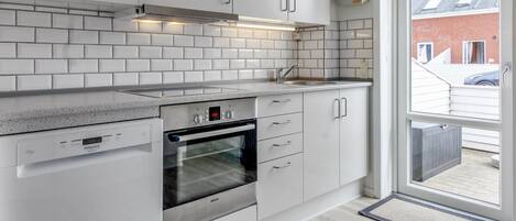 Fridge, microwave, oven, dishwasher