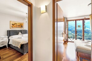Standard-Villa, 2 Schlafzimmer (Villa Delle Rose) | 2 Schlafzimmer, Zimmersafe, laptopgeeigneter Arbeitsplatz
