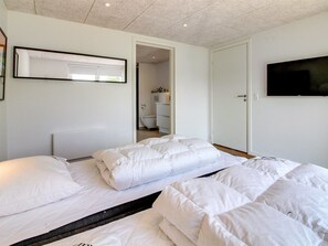 5 bedrooms, WiFi - "Thorfin" - 200m from the sea by Interhome (Haderslev)