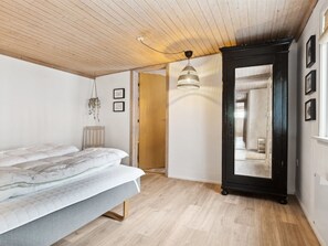 6 bedrooms, WiFi