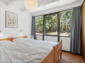 3 bedrooms, Internet