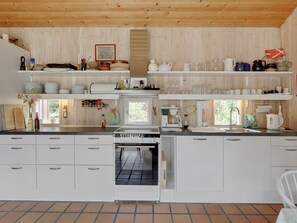 Kühlschrank, Ofen, Geschirrspüler, Kochgeschirr/Geschirr/Besteck