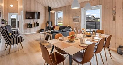 "Elenore" - 900m from the sea by Interhome