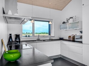 Réfrigérateur, micro-ondes, four, lave-vaisselle