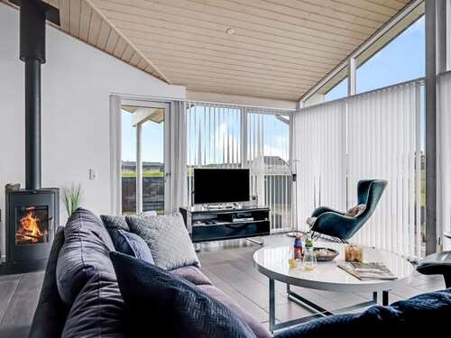 "Meino" - 1.4km from the sea by Interhome
