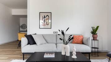 Smart TV, books