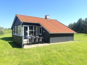Outdoor dining - "Frellef" - 491m from the sea by Interhome (Løkken)