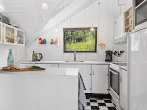 Fridge, microwave, dishwasher, highchair - "Jahn" - 1.8km from the sea by Interhome (Hals)