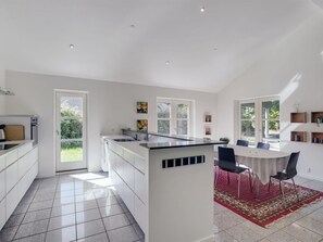 Fridge, microwave, oven, dishwasher - "Ralda" - 590m from the sea by Interhome (Hals)