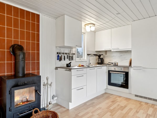 Køleskab, mikrobølgeovn, ovn, opvaskemaskine