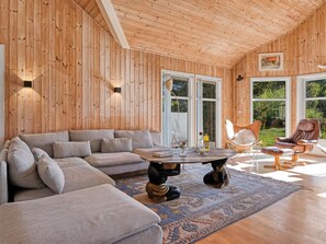 TV, fireplace - "Annestine" - 200m from the sea by Interhome (Hals)