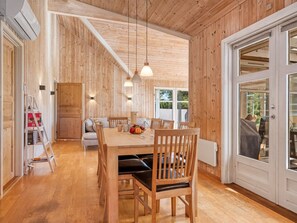 Dining - "Annestine" - 200m from the sea by Interhome (Hals)