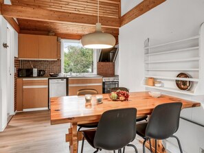 Fridge, dishwasher, cookware/dishes/utensils