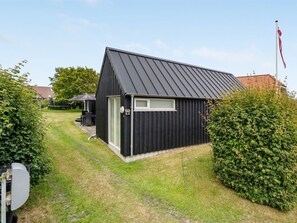 Exterior - "Fredrikke" - 50m from the sea by Interhome (Hals)