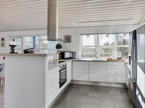 Køleskab, mikrobølgeovn, ovn, opvaskemaskine