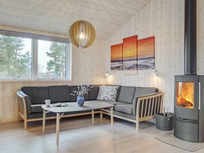 TV, fireplace - "Jerrit" - 225m from the sea by Interhome (Sæby)