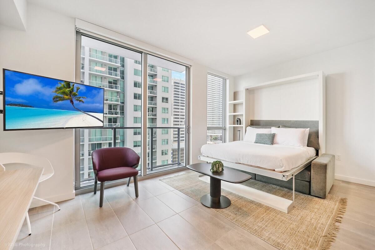 Luxury brand New apartment in the Heart of Miami