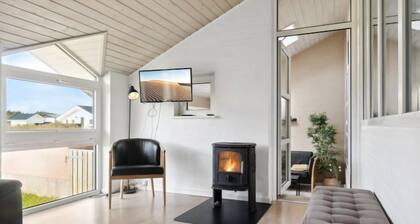 "Jenvold" - 600m from the sea by Interhome