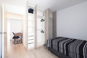 3 室のベッドルーム、WiFi、ベッドシーツ