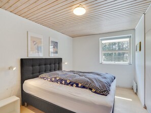 3 bedrooms, Internet