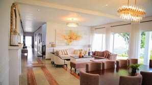 Five bedroom Villa with Private Pool | リビング エリア