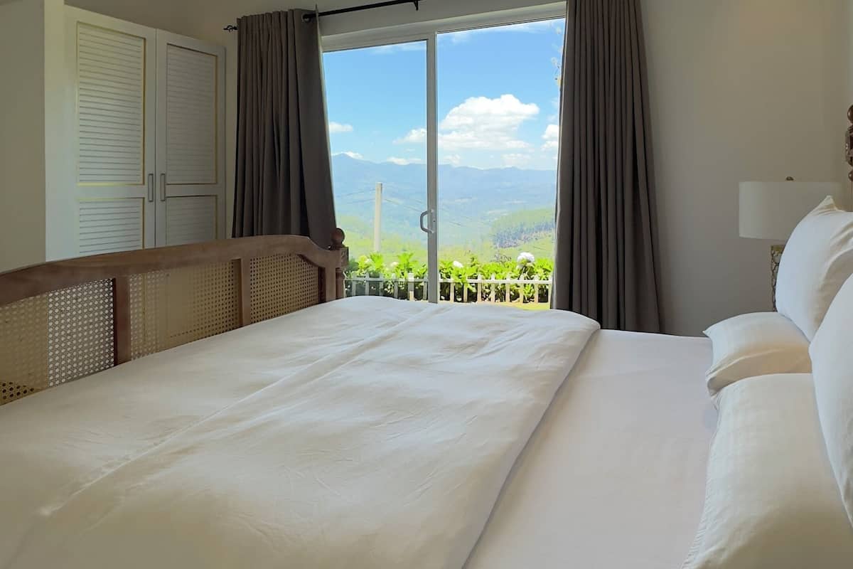 Five bedroom Villa with Private Pool | 5 bedrooms, premium bedding, desk, laptop workspace