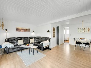 TV, fireplace - "Lill" - 50m from the sea by Interhome (Hvide Sande)