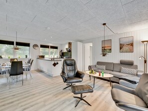 TV, fireplace - "Øn" -  from the sea by Interhome (Hvide Sande)