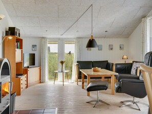 TV, fireplace, DVD player