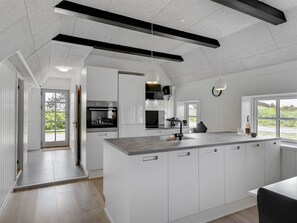 Køleskab, mikrobølgeovn, ovn, opvaskemaskine