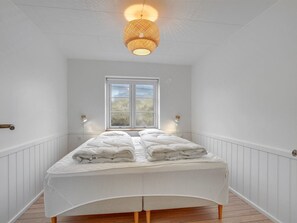 5 bedrooms, WiFi - "Annelouise" - 100m from the sea by Interhome (Ringkøbing)