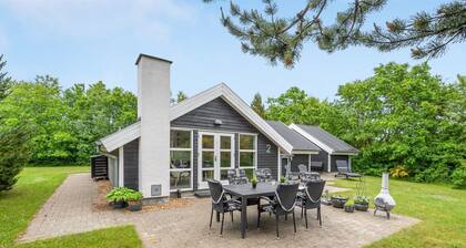 "Matthis" - 500m to the fjord by Interhome