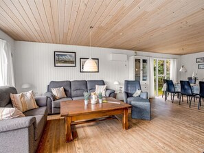 TV, fireplace - "Aurel" - 750m from the sea by Interhome (Blåvand)