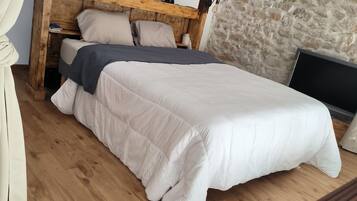 3 slaapkamers, een bureau, een strijkplank/strijkijzer, gratis wifi