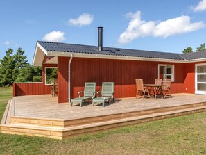 Outdoor dining - "Thorvor" - 1.5km from the sea by Interhome (Blåvand)