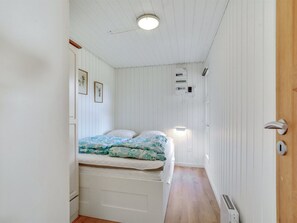 3 bedrooms, WiFi - "Thorvor" - 1.5km from the sea by Interhome (Blåvand)