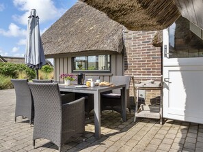 Outdoor dining - "Svende" - 100m from the sea by Interhome (Blåvand)