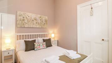 1 bedroom, individually decorated, individually furnished