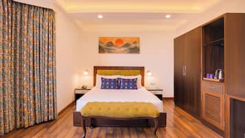 Studio Suite with Mountain View | 1 bedroom, desk, iron/ironing board, free WiFi