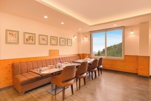 Restaurant - Keys Select by Lemon Tree Hotels, Kufri, Shimla (Theog)